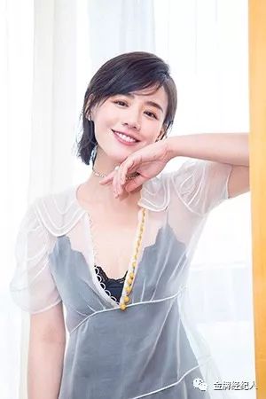 从腹黑助攻到绝对c位，施予斐如何步步“攻略”百变角色？