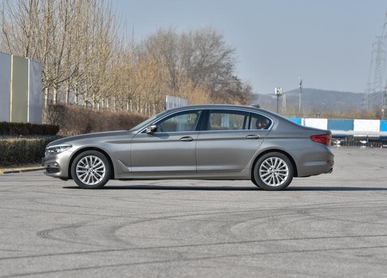 试驾全新宝马525li,成功路上的朋友