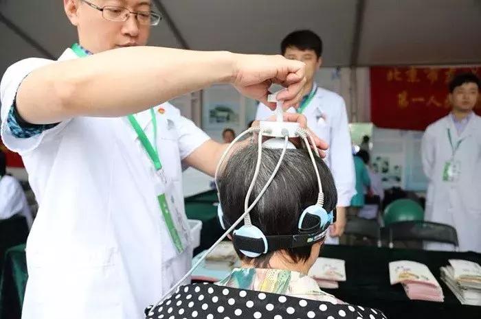 在地坛公园感受中医药文化的魅力~