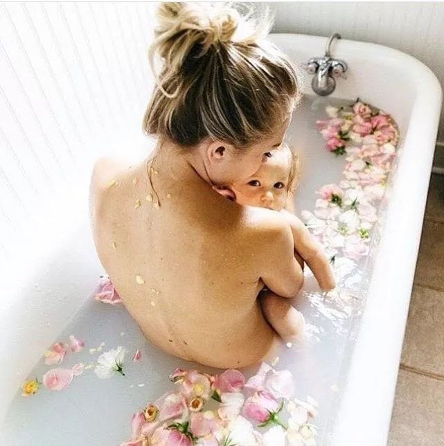 天天给小孩洗澡为什么还臭,天天给孩子洗澡会造成湿气重吗