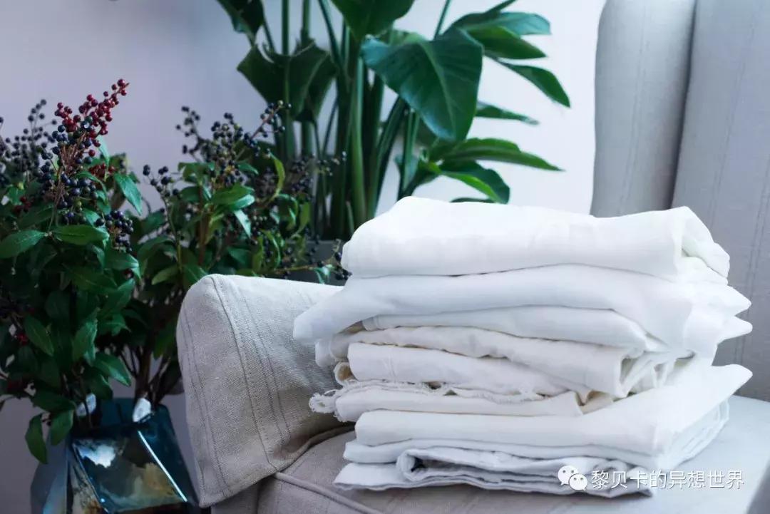 显瘦阔腿裤百搭秋季,最好穿的白色显瘦阔腿裤