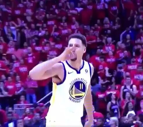 克莱庆祝动作图片,克莱汤普森庆祝动作独行侠