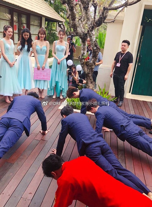 薛凯琪伴娘图,薛凯琪当过谁的伴娘