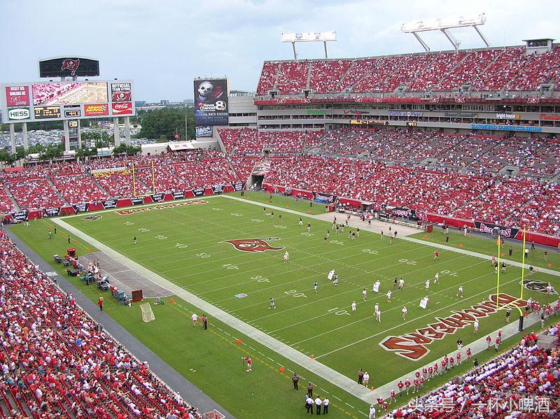 在美国橄榄球赚钱还是篮球赚钱,在橄榄球运动中能学到什么