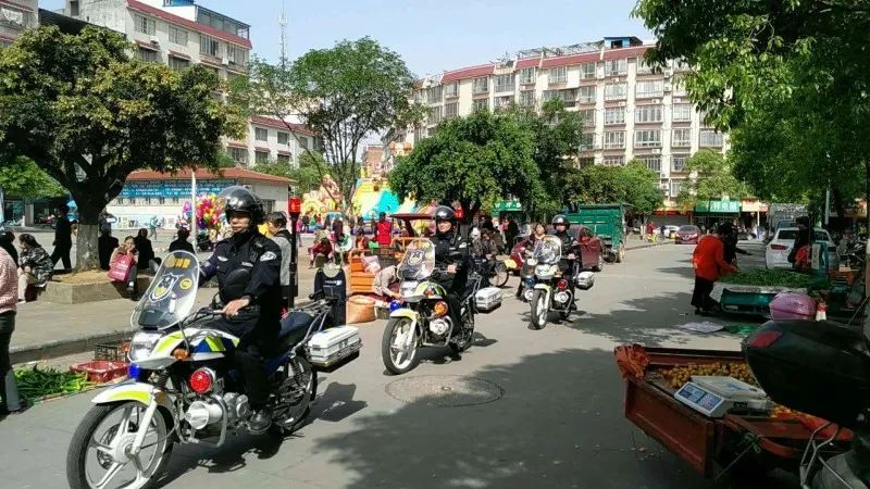 骑警高清图,骑警实拍