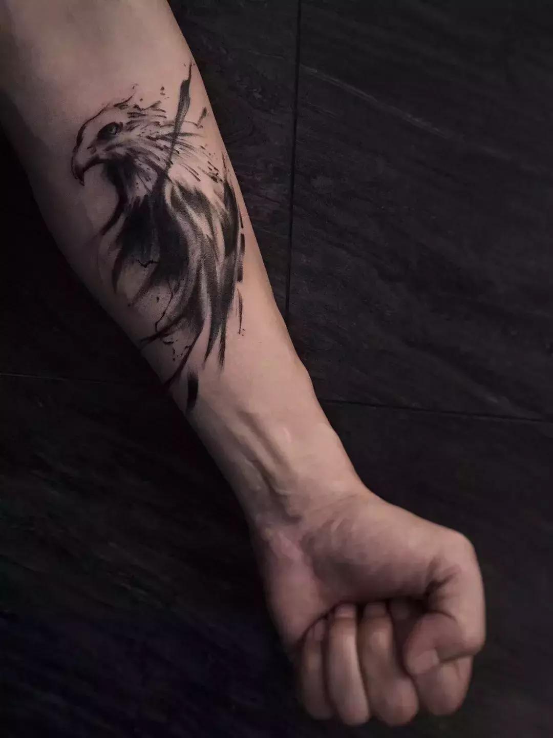 开柜计划｜美女纹身师的衣柜里，都是最Cool的黑白灰！