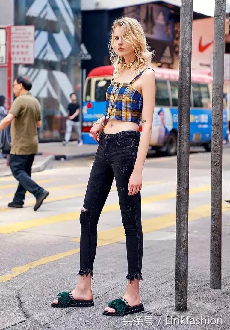 平底拖鞋太火热下面这几款最时髦,又百搭又舒服的拖鞋