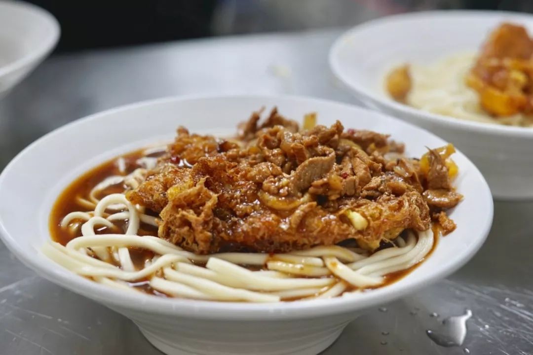 南京有一家古怪的面馆,南京最有名的肉丝面