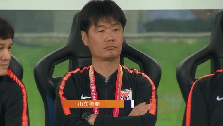 够狠！一场2-1逆转让中超冠军再生悬念？鲁能土帅一战给出答案