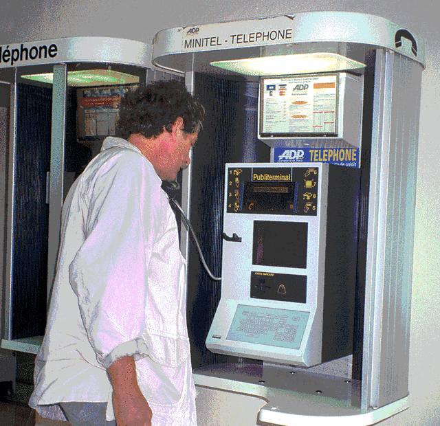 拉菲、Minitel和一代经典雪铁龙BX｜凹凸编年史之1982年