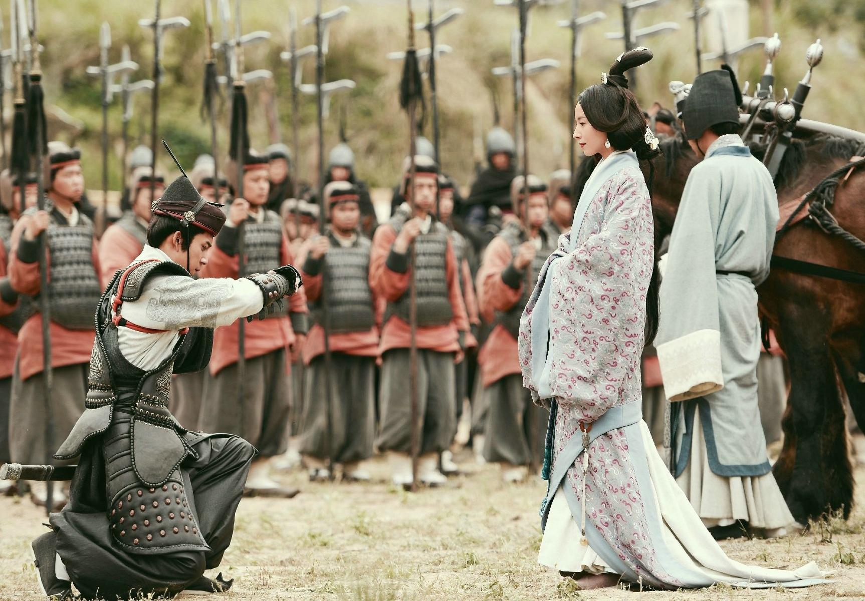 汉献帝皇后伏寿被曹操赐死,曹操为什么要杀死给他盖被子的人