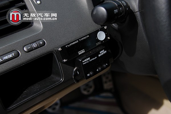 这个聚会里面没有一辆合法的车！