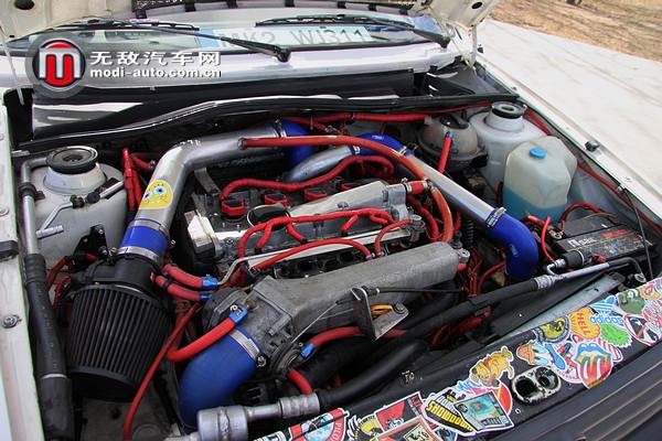 这个聚会里面没有一辆合法的车！