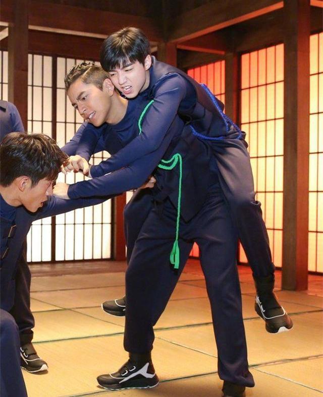 王俊凯最新时尚大片写真,王俊凯新写真