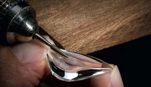 施华洛世奇是水晶还是水钻,施华洛世奇水晶和玻璃的区别