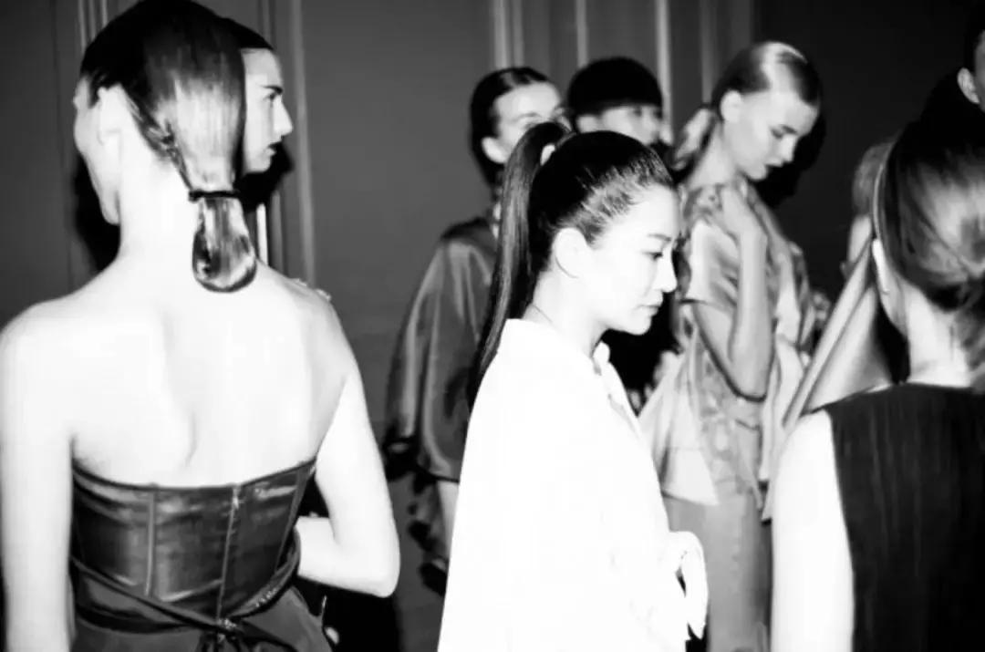 颖儿千山暮雪130斤,颖儿婚纱多少钱