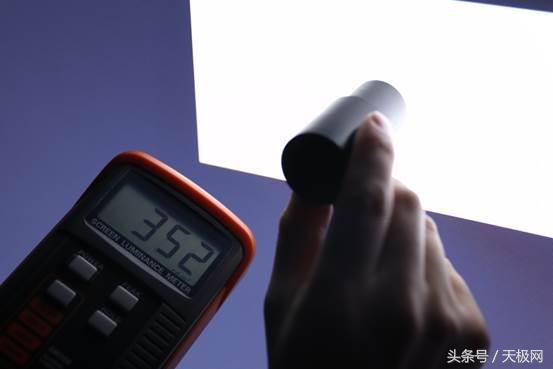 32寸ai智慧语音全面屏顶配电视,海信电视e72a