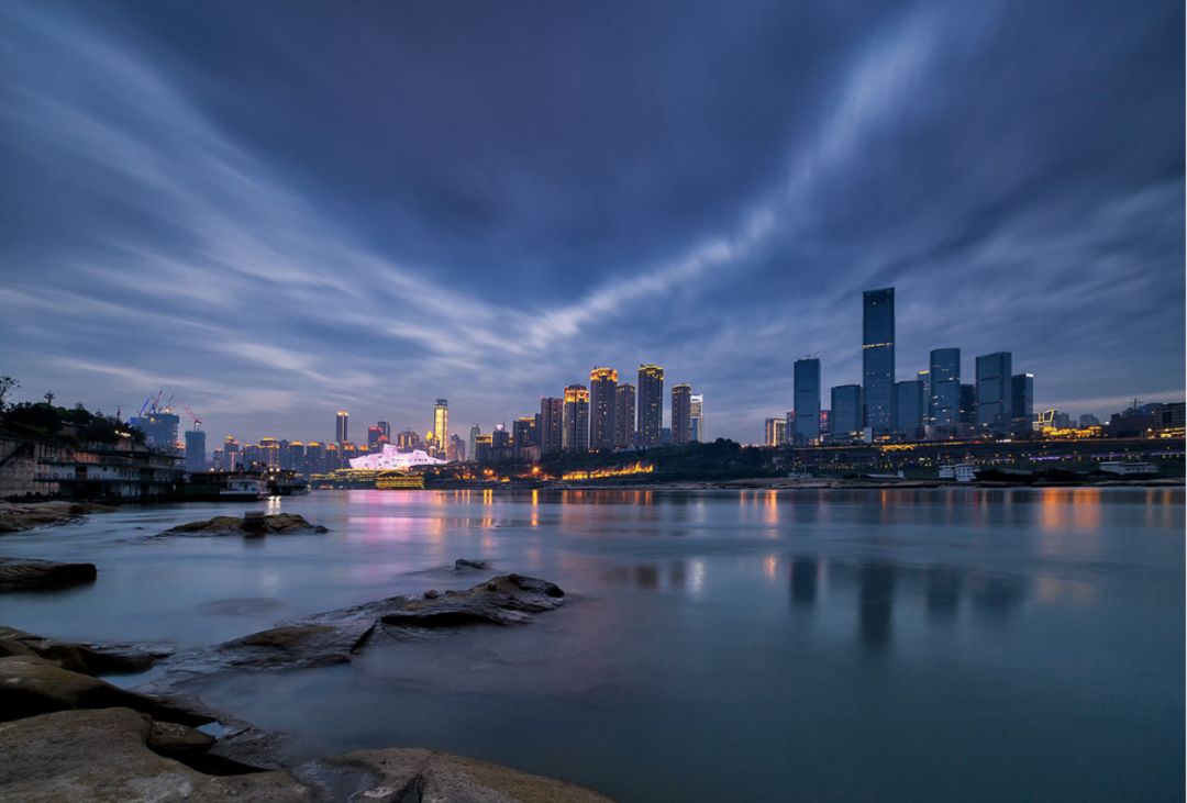 重庆夜景真的比香港好看吗,重庆夜景为什么比香港还繁华