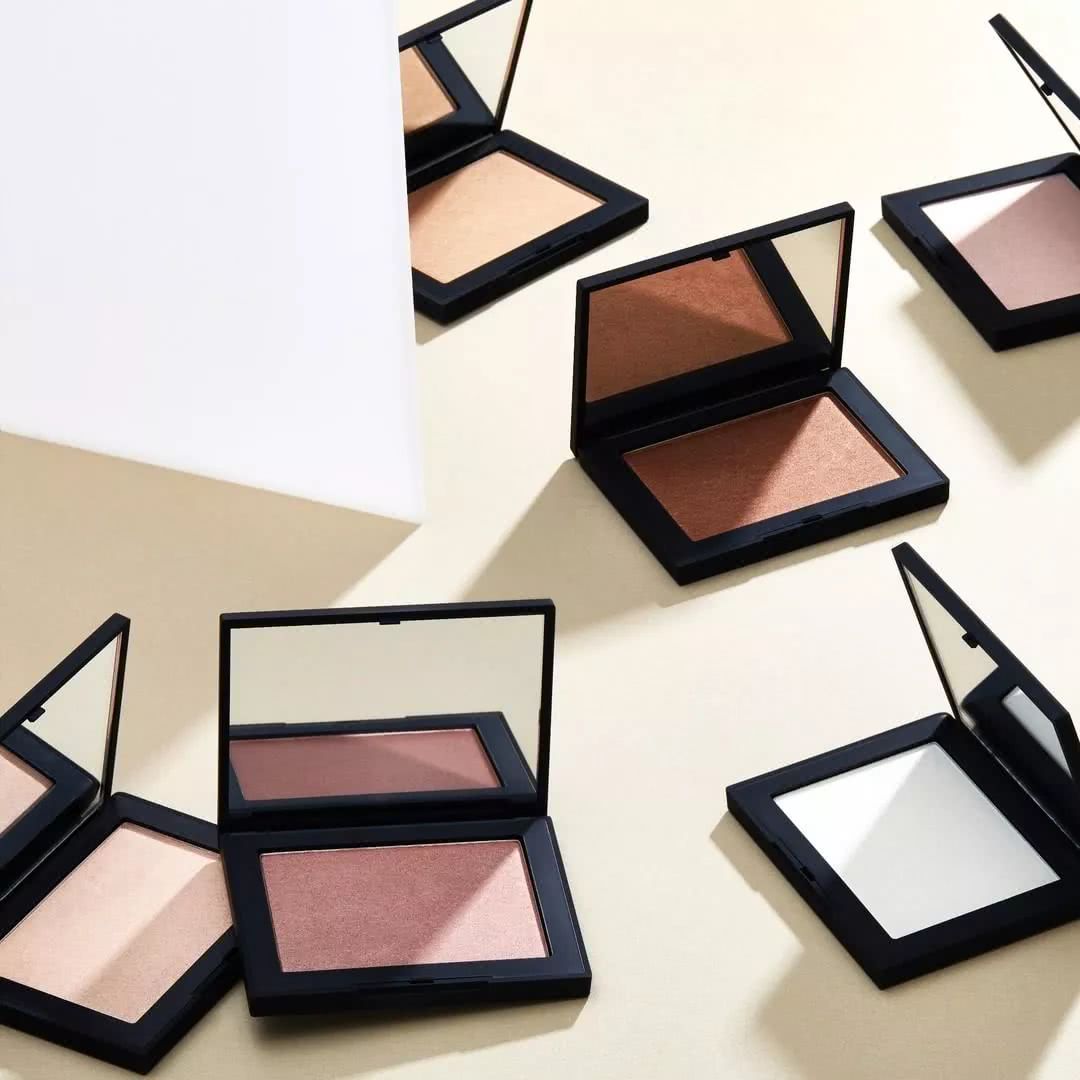 这个牌子出什么都火到断货,女生必须入一个