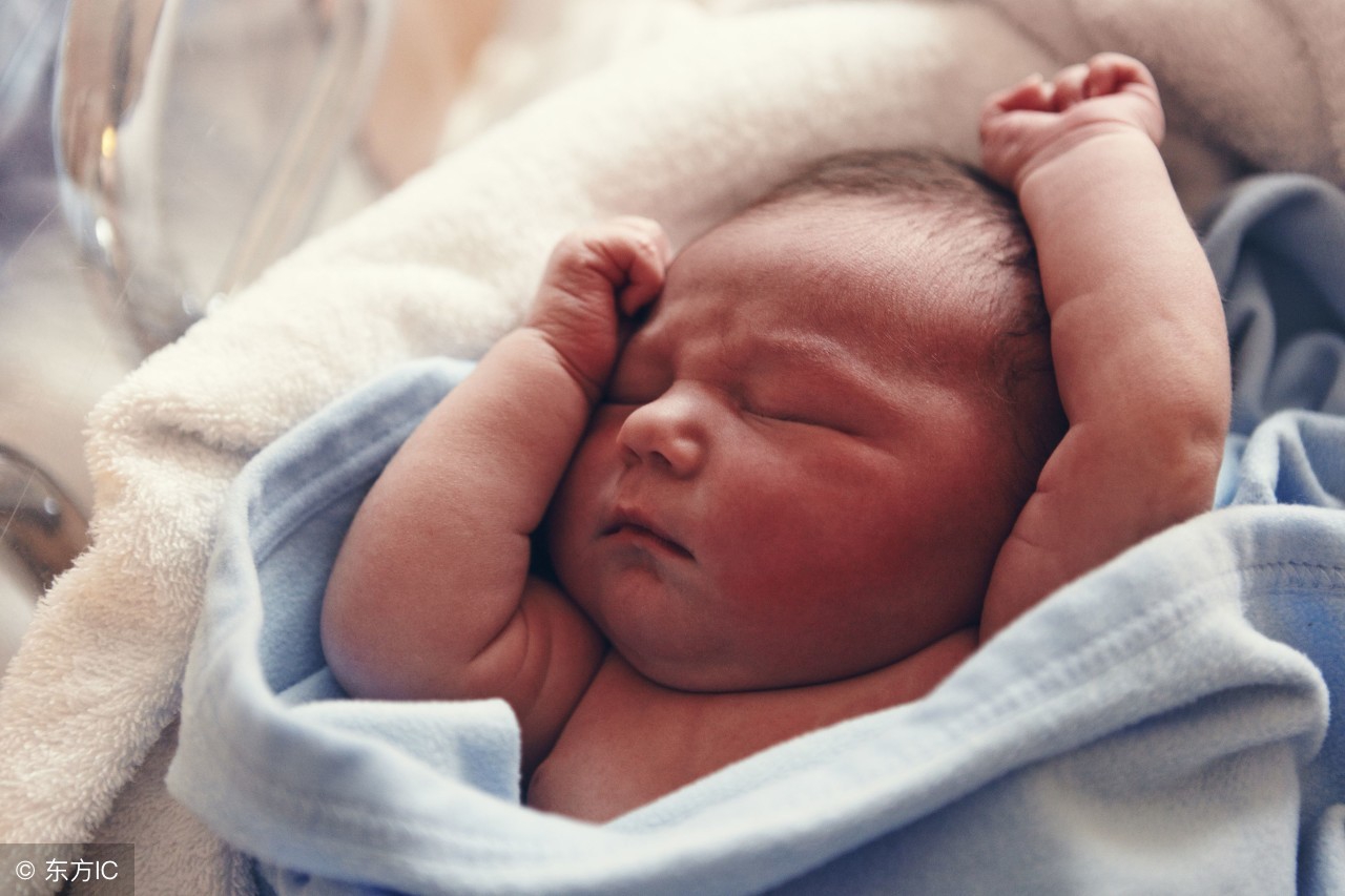 女宝宝外阴有白色物正常吗,新生女婴白带怎么处理