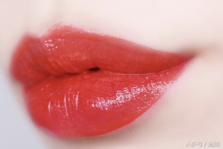 mac漆光唇釉棒棒糖110,mac最新款唇釉色号黑管