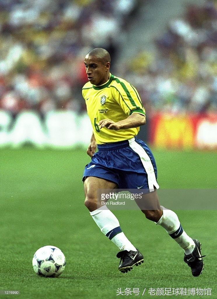 02年世界杯足球鞋回顾,世界杯最火前十的足球鞋