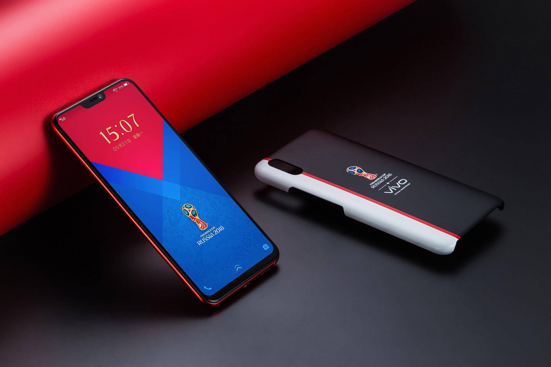 忠实球迷的换呼：vivoX21世界杯非凡版胜利红图赏