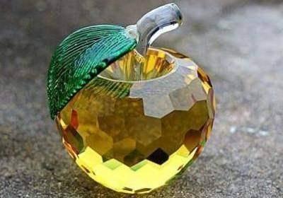 古代人们用水晶占卜，下面哪个苹果是玻璃的，看你什么时候能挣钱