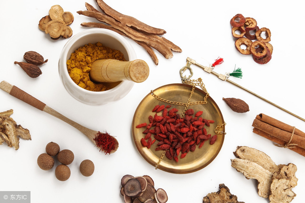 为什么会得过敏性鼻炎中医怎么讲,中医治过敏性鼻炎拿很多药吗