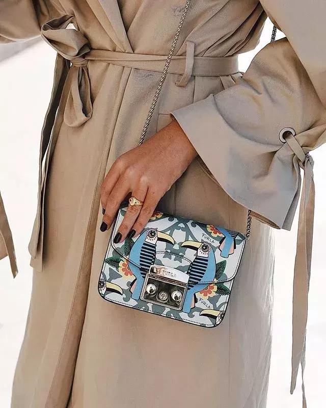 furla镂空限量款,furla2023年款