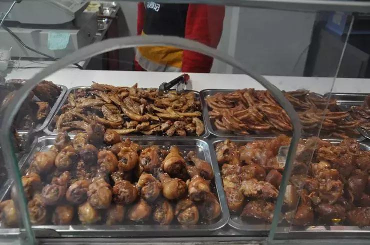 从一辆手推车到600家连锁店，这三兄弟的棒棒鸡凭什么年收12亿？