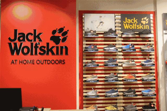 灭霸来了一个响指,灭霸一个响指灭了所有的英雄