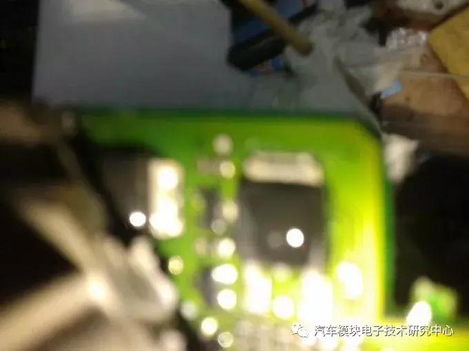 福克斯发动机故障灯亮,福特福克斯发动机故障灯亮原因