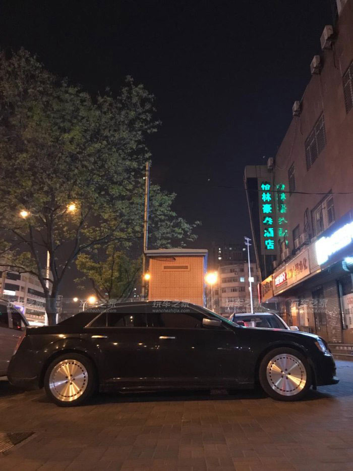 克莱斯勒300c发动机好吗,克莱斯勒300c移植v8发动机