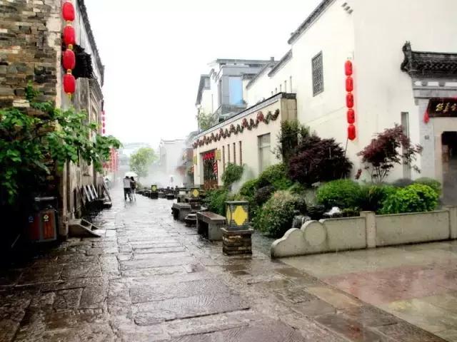 暴雨后的黄山美景如同仙境,下雨天的黄山美吗
