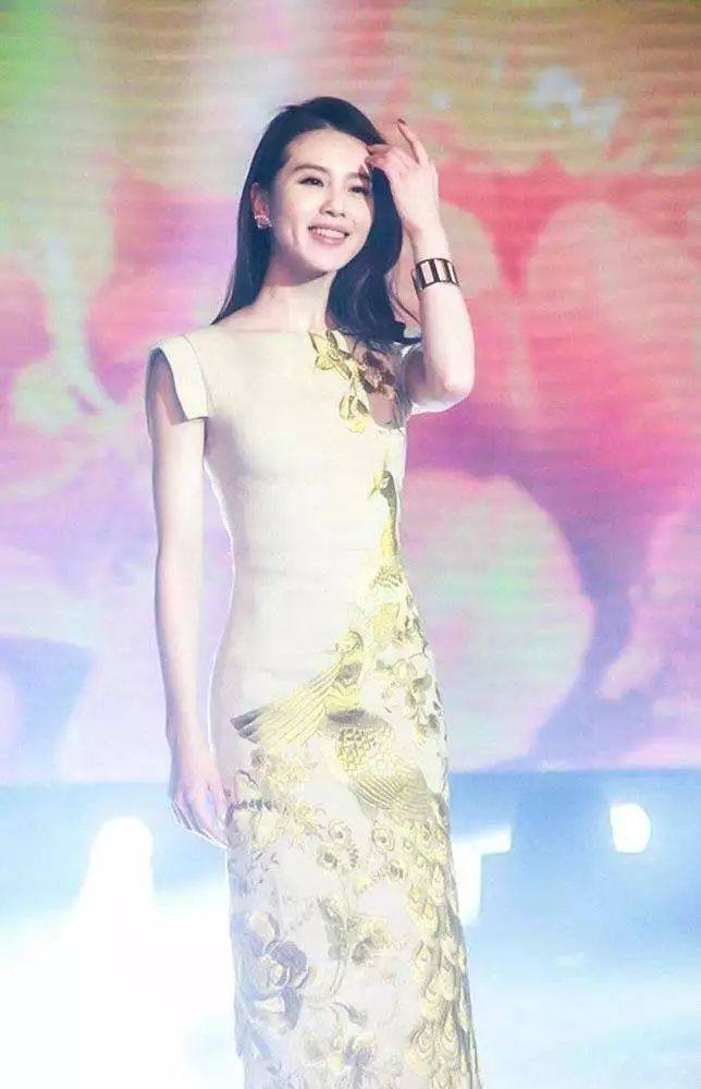 刘诗诗穿旗袍美得倾国倾城，惊艳了众人，惊艳了时光！