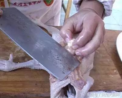 如何去鸡爪鸡骨最简单,大厨秘制凤爪做法