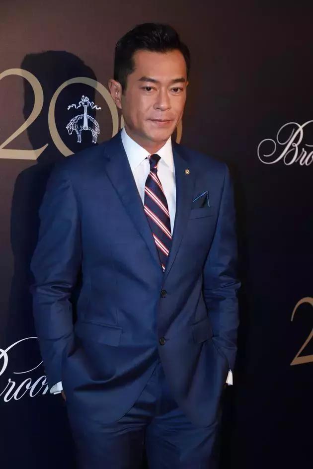 没和偶像击掌被处罚还要道歉,这是追星还是养了个祖宗?