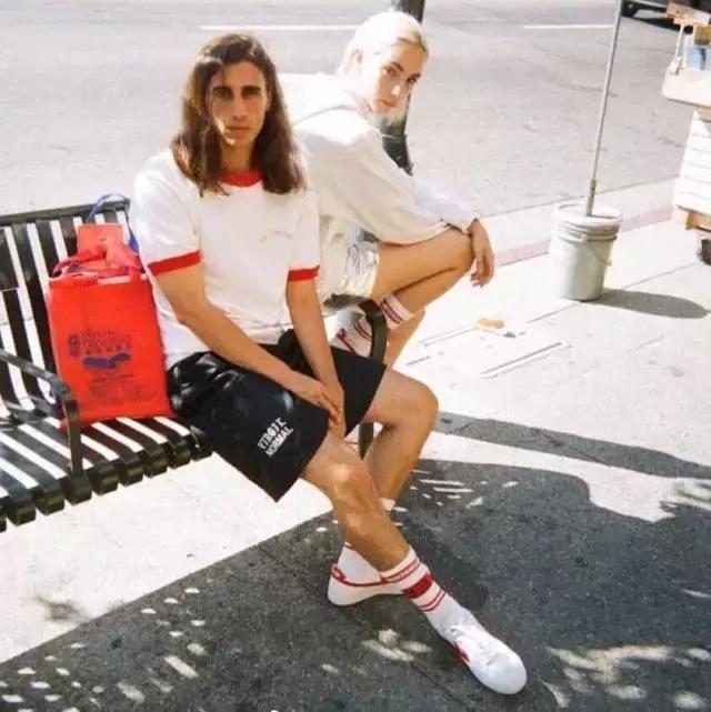 年轻人更爱国产货,对不起我就是喜欢你用日语怎么说