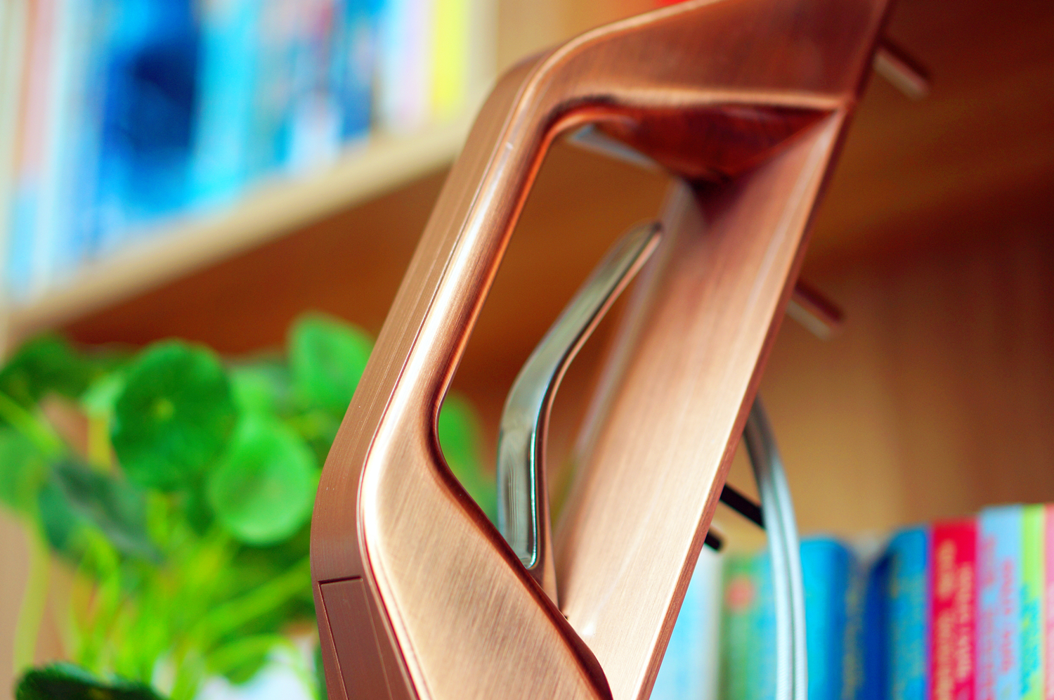 温馨港湾的守护神：六孚方程式指纹防盗锁体验报告