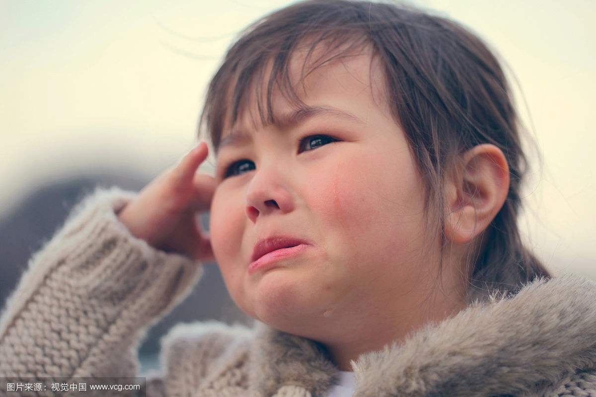 女学生不想剪头发跟校长提建议,女生老师让剪头发不想剪怎么办
