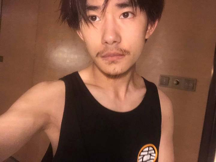 易烊千玺足球少年图片,易烊千玺世界杯直播