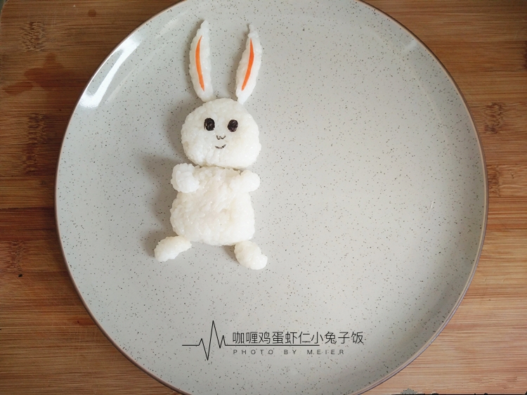 六一儿童节，陪孩子做一个卡通饭团，这是孩子最好的礼物和回忆