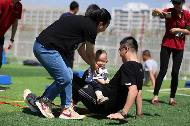 足球联赛亲子互动,六一儿童节亲子足球