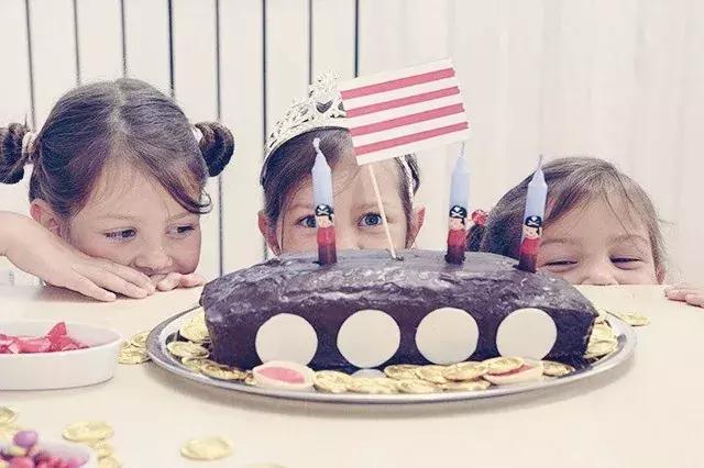 拍小孩首选镜头,拍儿童摄影姿势