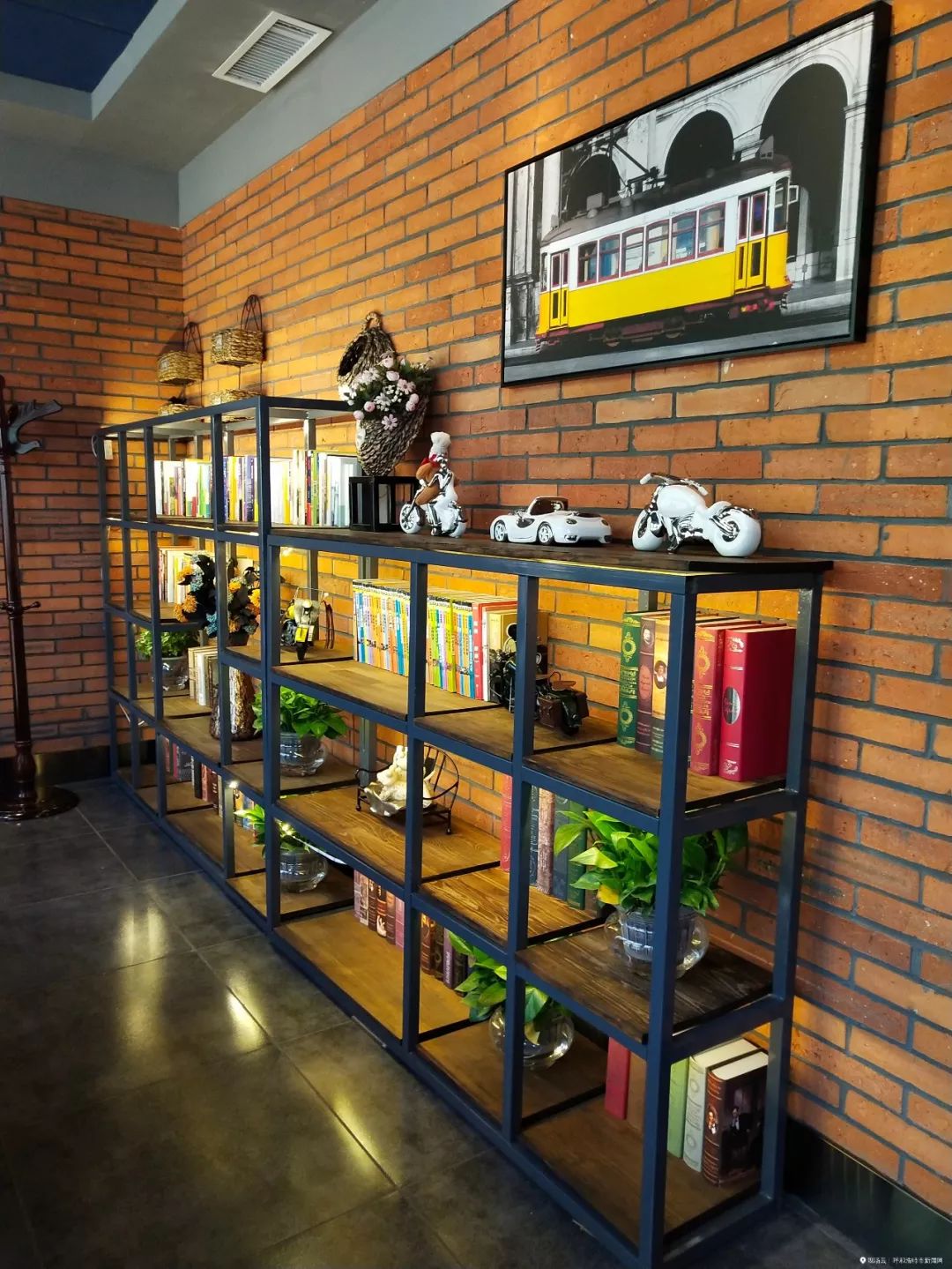 酒吧、超市、展览馆，这么Fashion的青城驿站，你还会认为这只是厕所吗？