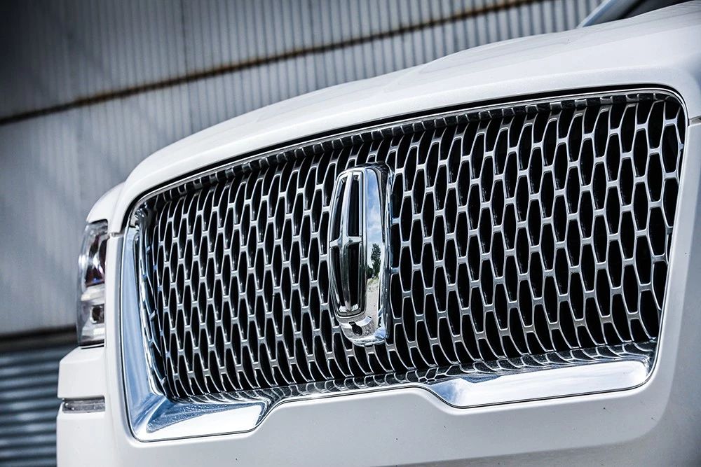 林肯20万至30万的SUV,最新款林肯领航员太霸气了