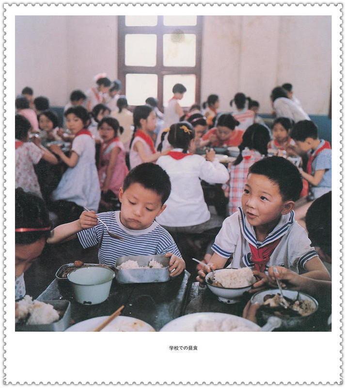 40张老照片带你走进60年代的上海,80年代老照片日本摄影师