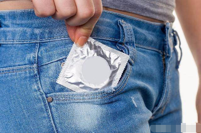 产后多久可以和老公聊天,产后最早多久可以夫妻同住