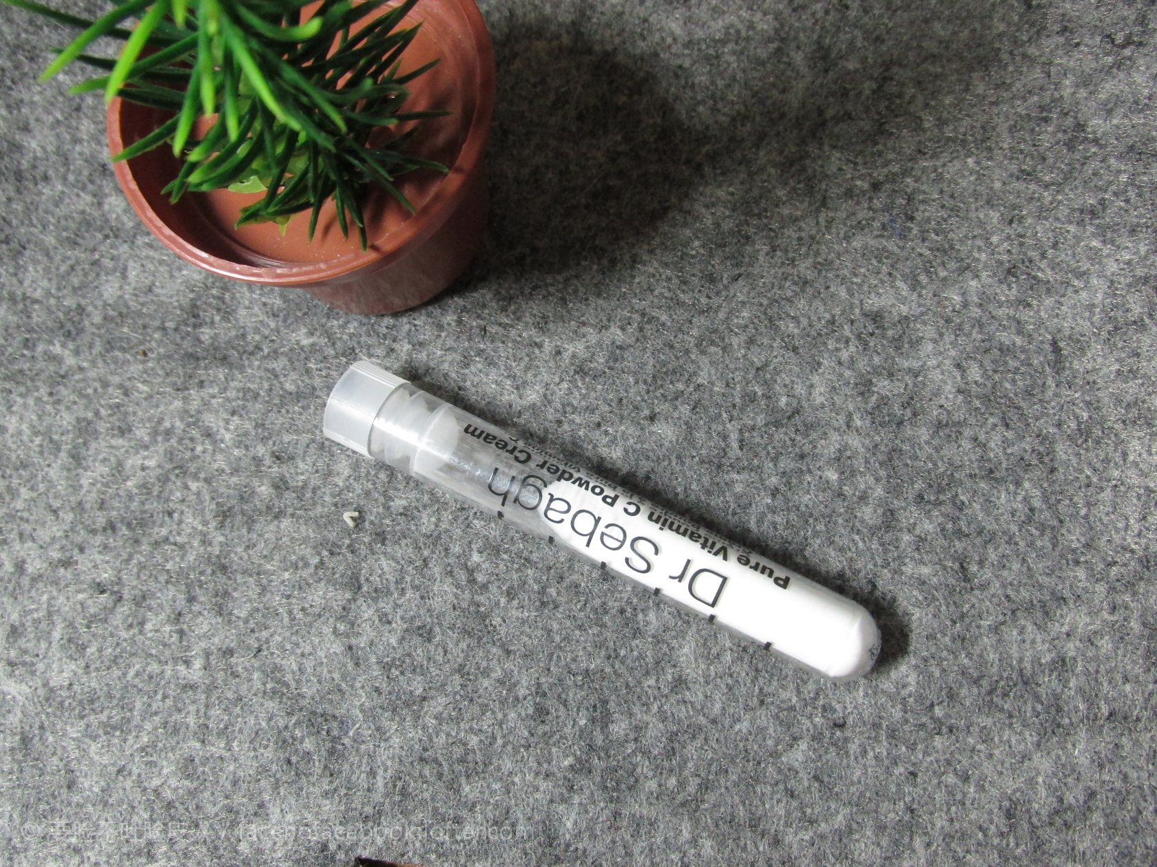 55达人六一推荐｜用一瓶含有全效VC成分的精华成功拿下娇嫩童颜！